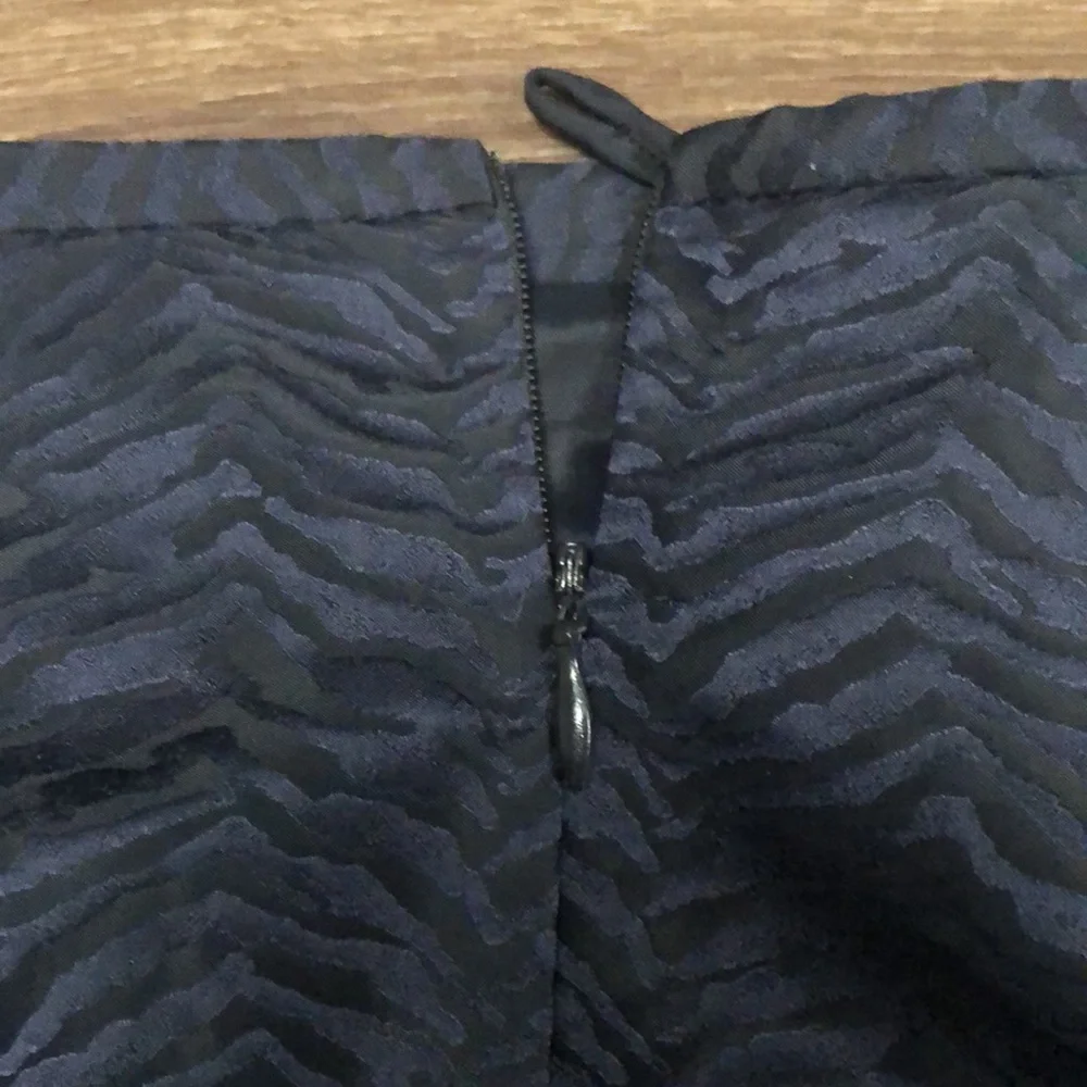 Lafayette 148 NY Black & Blue Tiger Stripes Silk Blend Pencil Skirt size 6